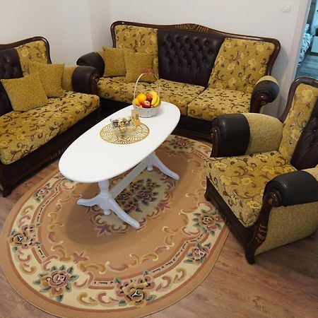 Apartments Manitovac M Nikšić Bagian luar foto