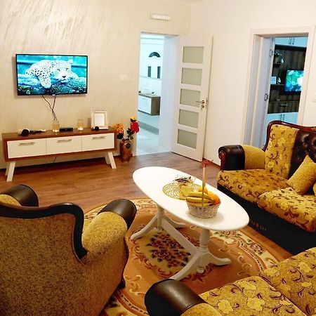 Apartments Manitovac M Nikšić Bagian luar foto