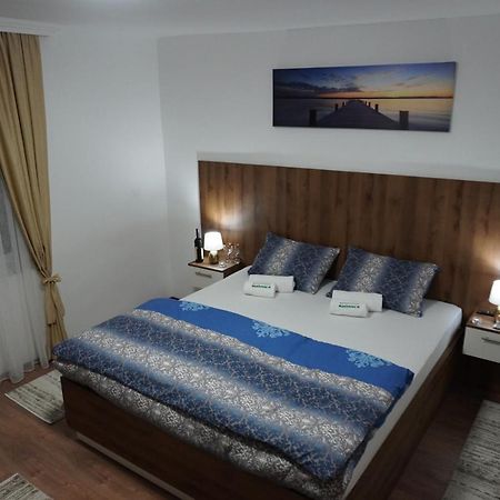 Apartments Manitovac M Nikšić Bagian luar foto