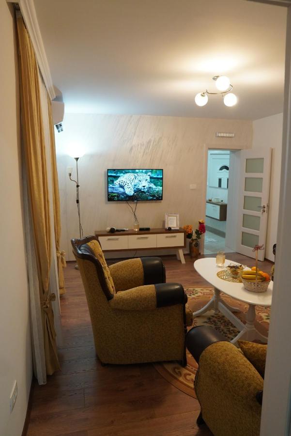 Apartments Manitovac M Nikšić Bagian luar foto