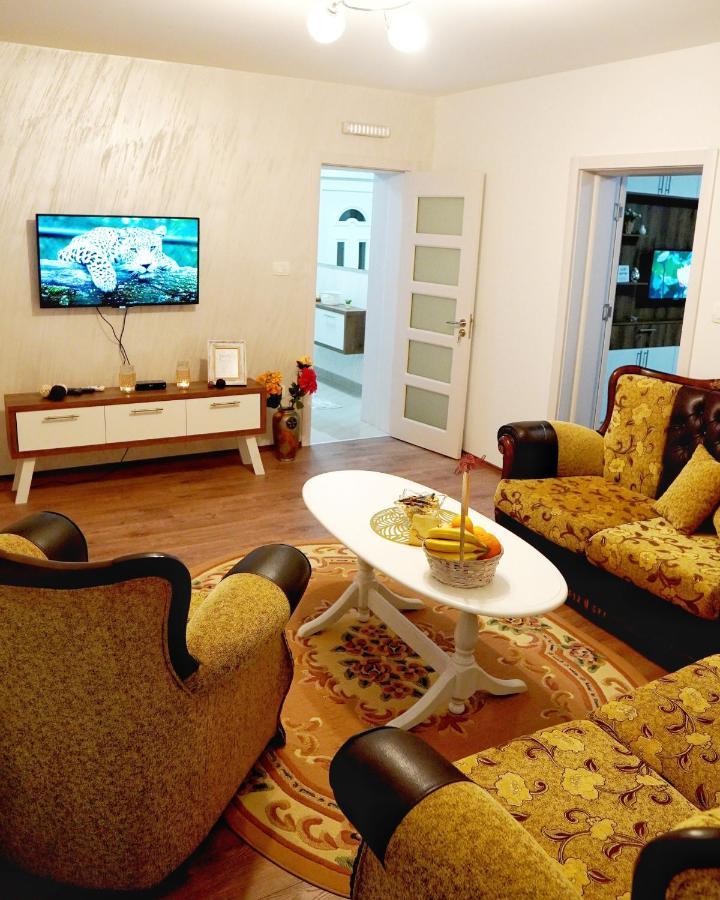 Apartments Manitovac M Nikšić Bagian luar foto