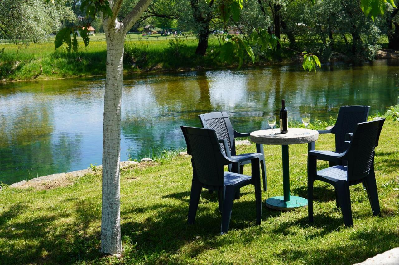 Apartments Manitovac M Nikšić Bagian luar foto
