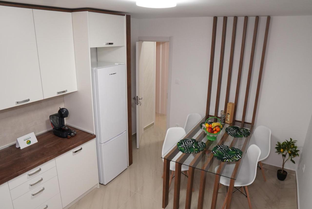 Apartments Manitovac M Nikšić Bagian luar foto