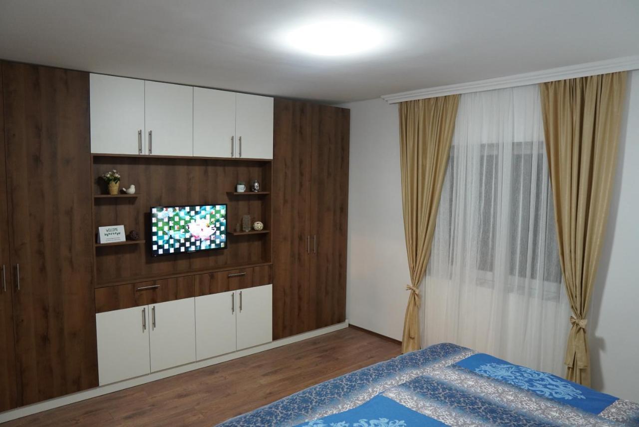 Apartments Manitovac M Nikšić Bagian luar foto