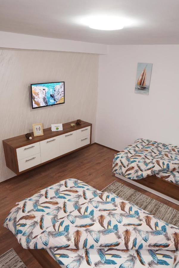 Apartments Manitovac M Nikšić Bagian luar foto