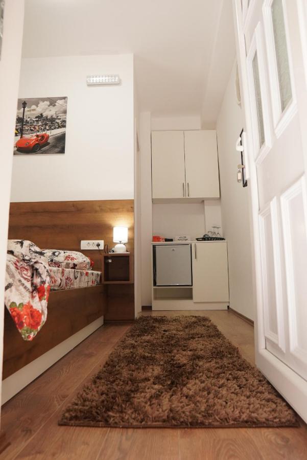 Apartments Manitovac M Nikšić Bagian luar foto