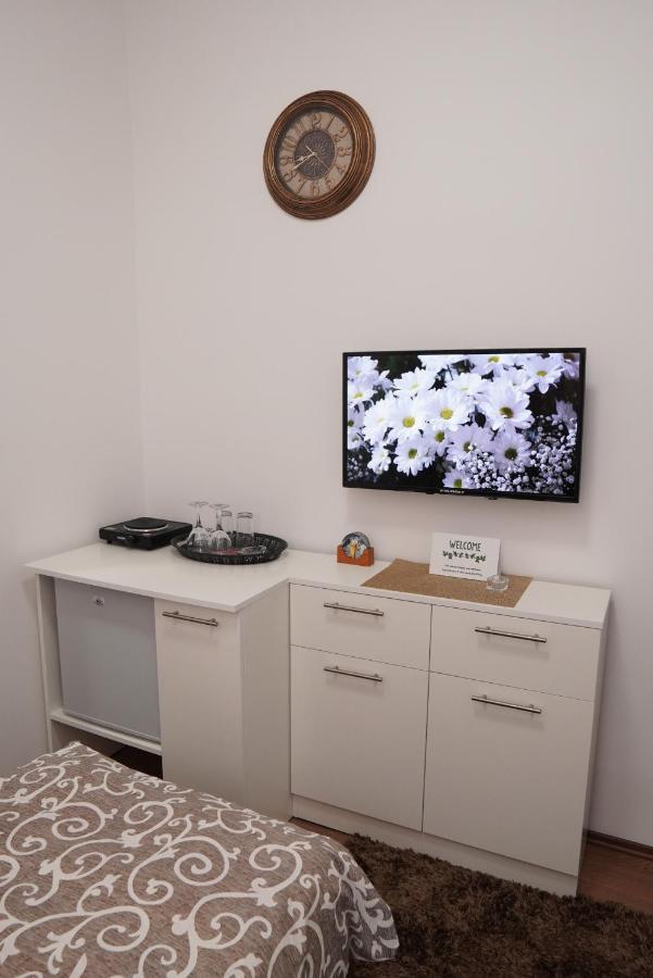 Apartments Manitovac M Nikšić Bagian luar foto