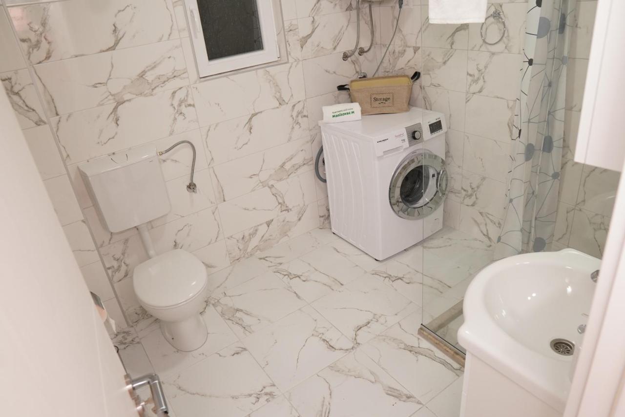 Apartments Manitovac M Nikšić Bagian luar foto