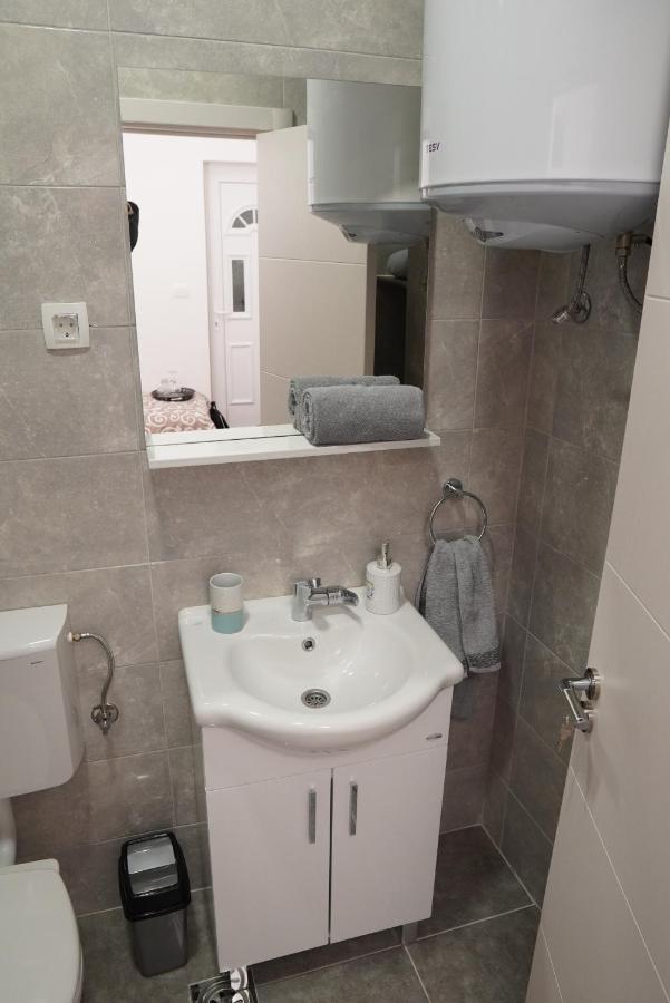 Apartments Manitovac M Nikšić Bagian luar foto