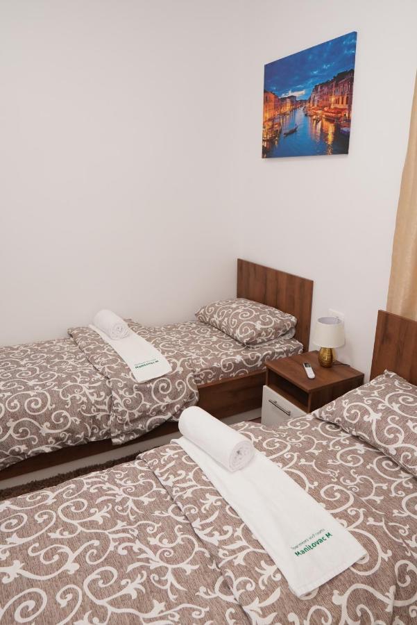 Apartments Manitovac M Nikšić Bagian luar foto