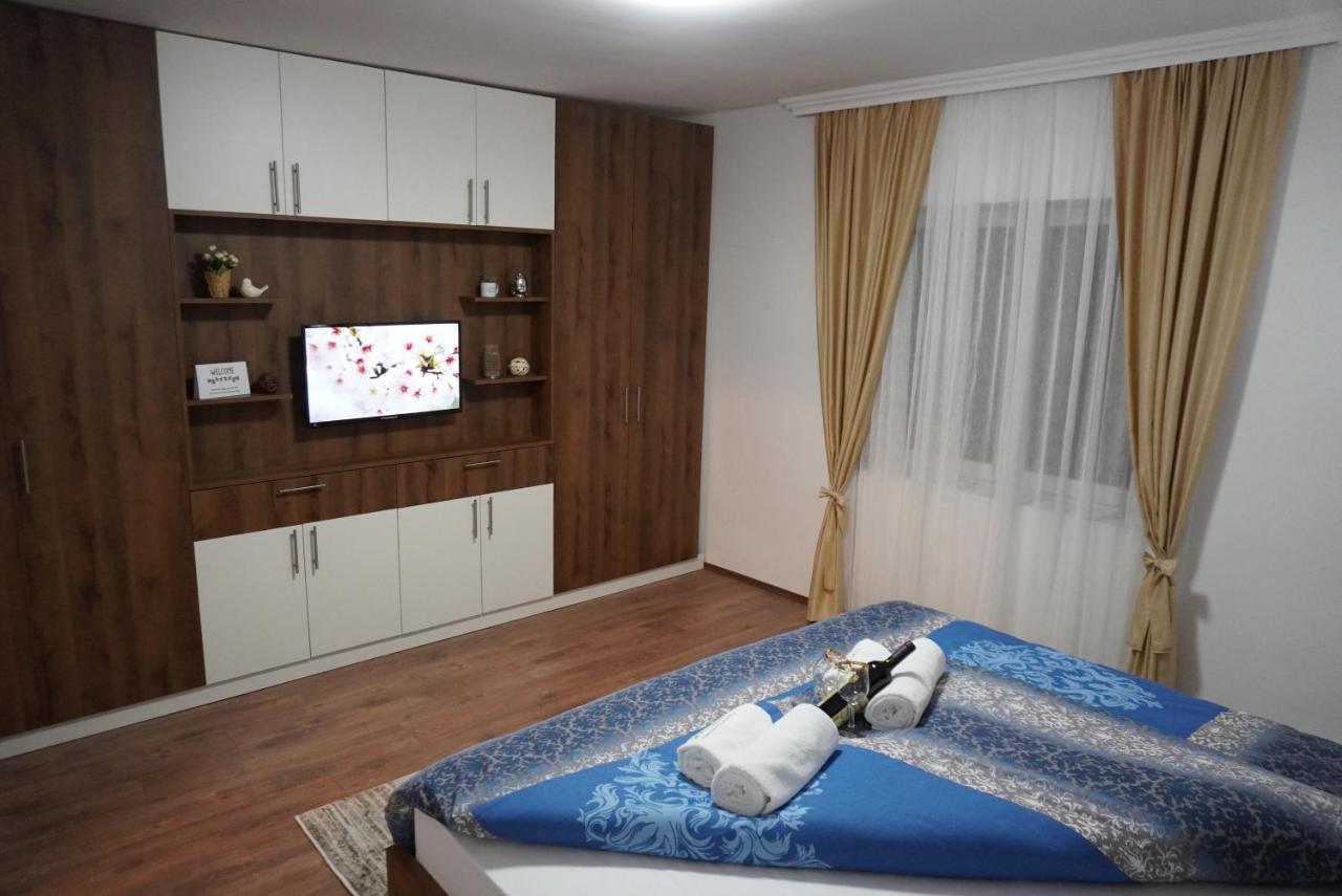 Apartments Manitovac M Nikšić Bagian luar foto
