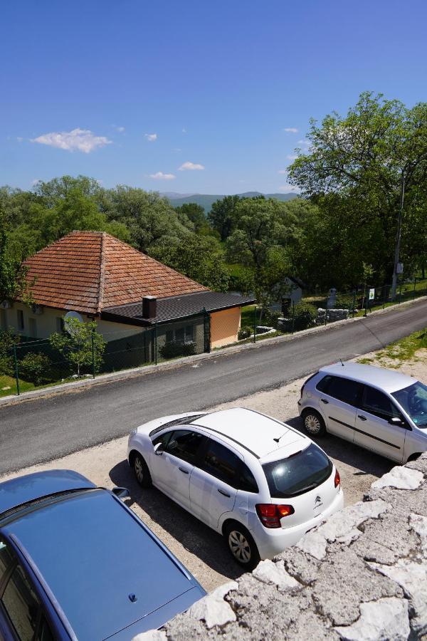 Apartments Manitovac M Nikšić Bagian luar foto