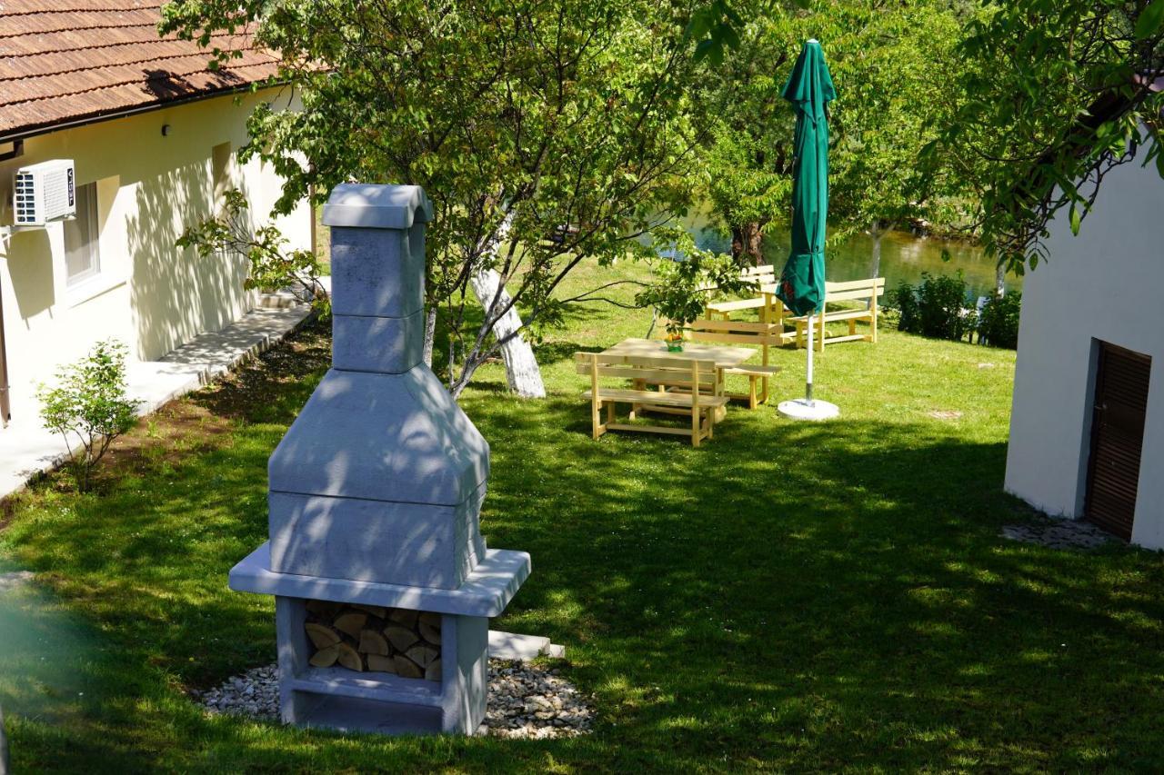 Apartments Manitovac M Nikšić Bagian luar foto