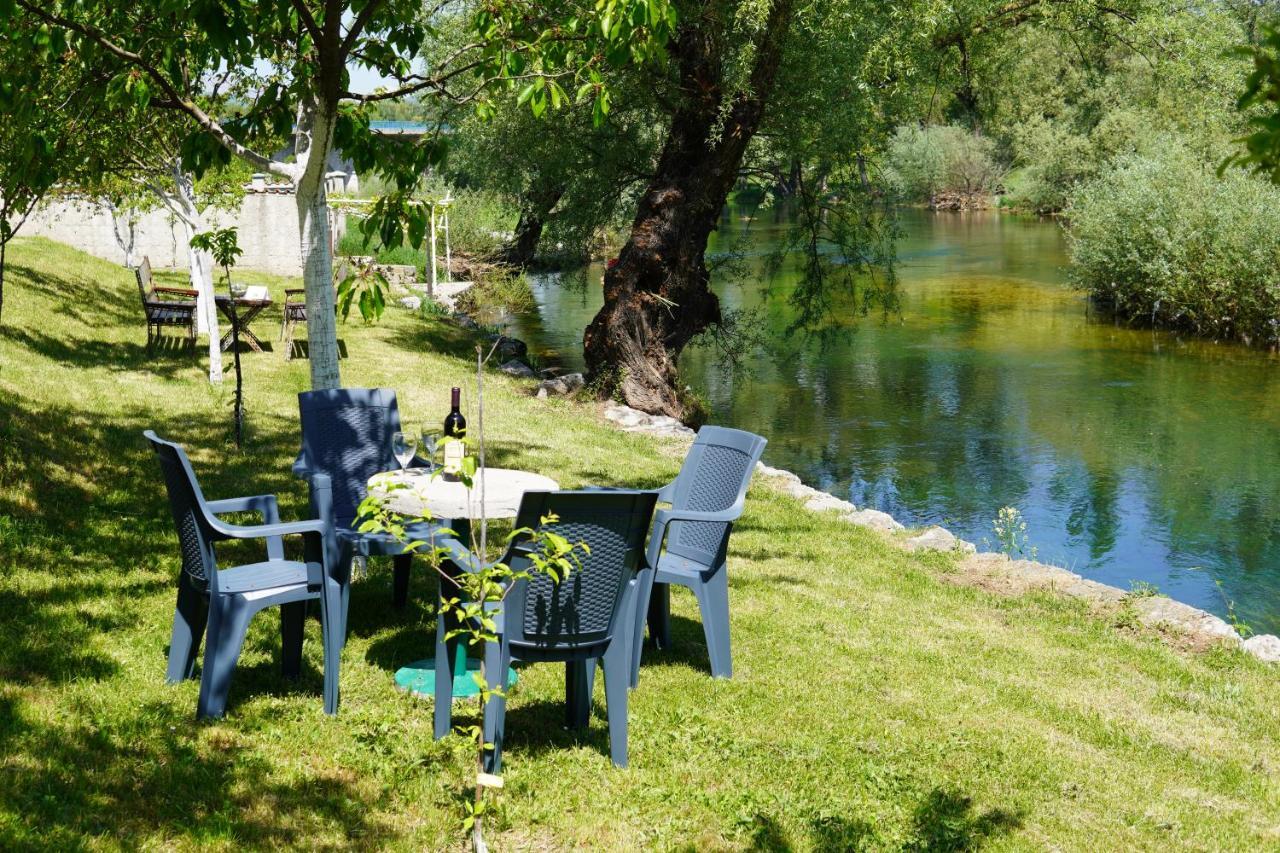 Apartments Manitovac M Nikšić Bagian luar foto